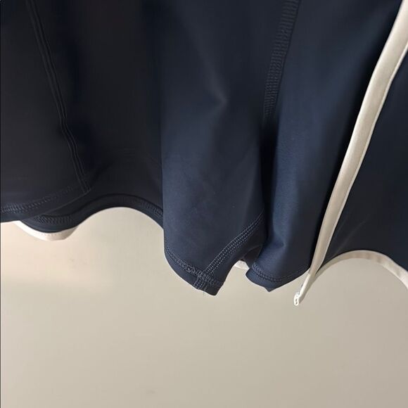 Old Navy Blue and White Skorts with Elastic Waistband - Picture 4 of 5